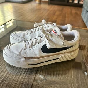Size 8 :Nike Women's Court Legacy Lift Women Casual Platform Shoes Sneaker